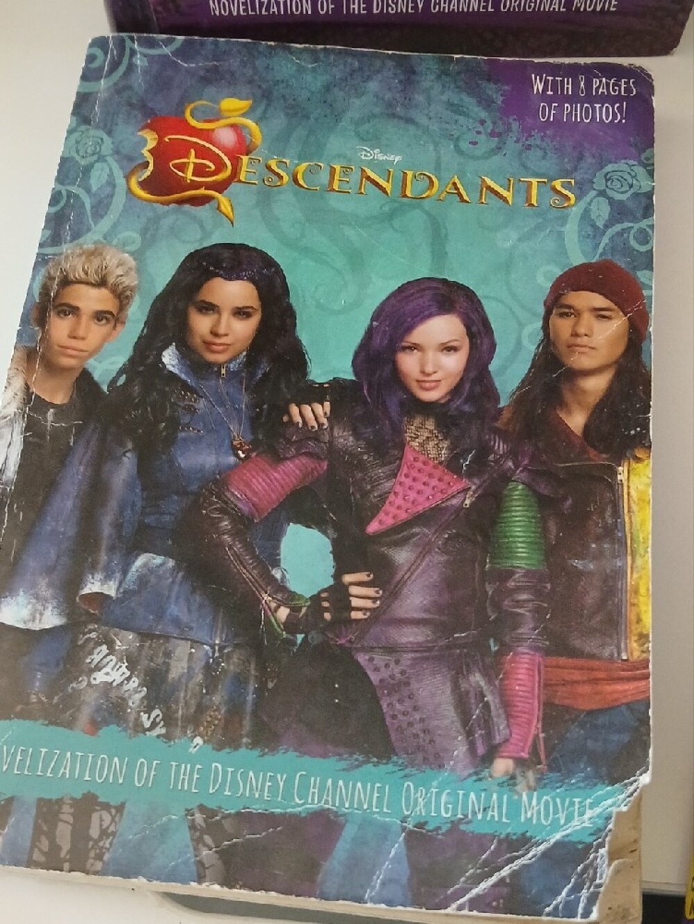 Disney Descendants Book Set 1, 2 & 3 + Secrets Of Auradon Prep + Pictures! - Picture 2 of 11